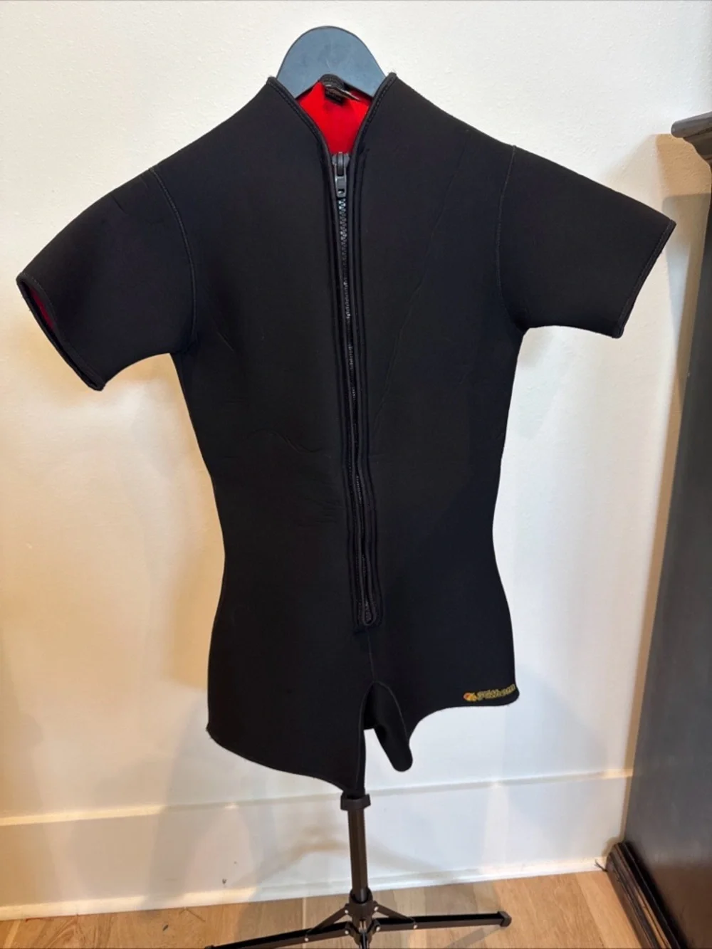 Fathom‎ Seaflex Neoprene Top with Red Interior